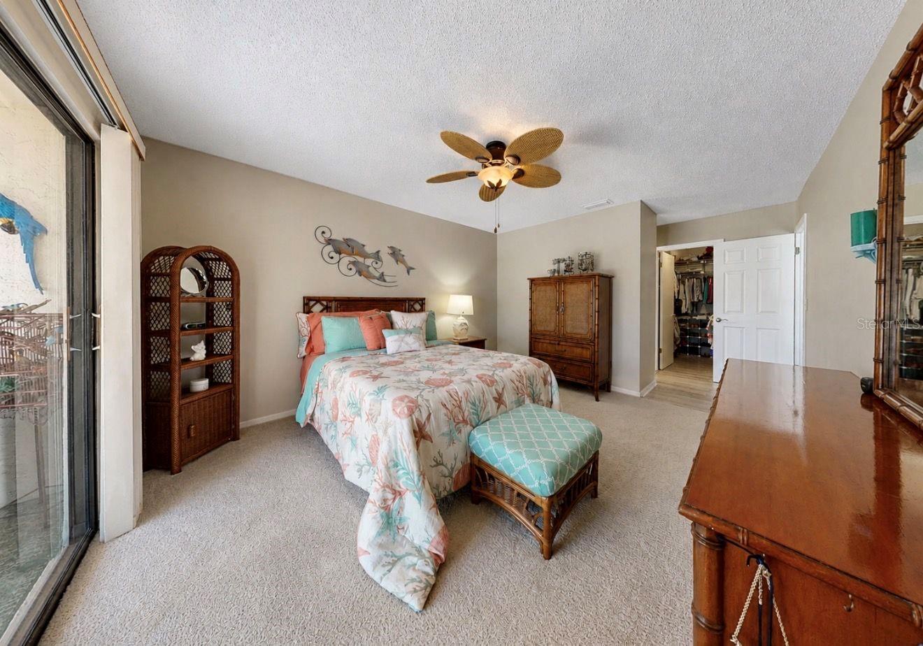 319 Linger Ln Property Photo 12