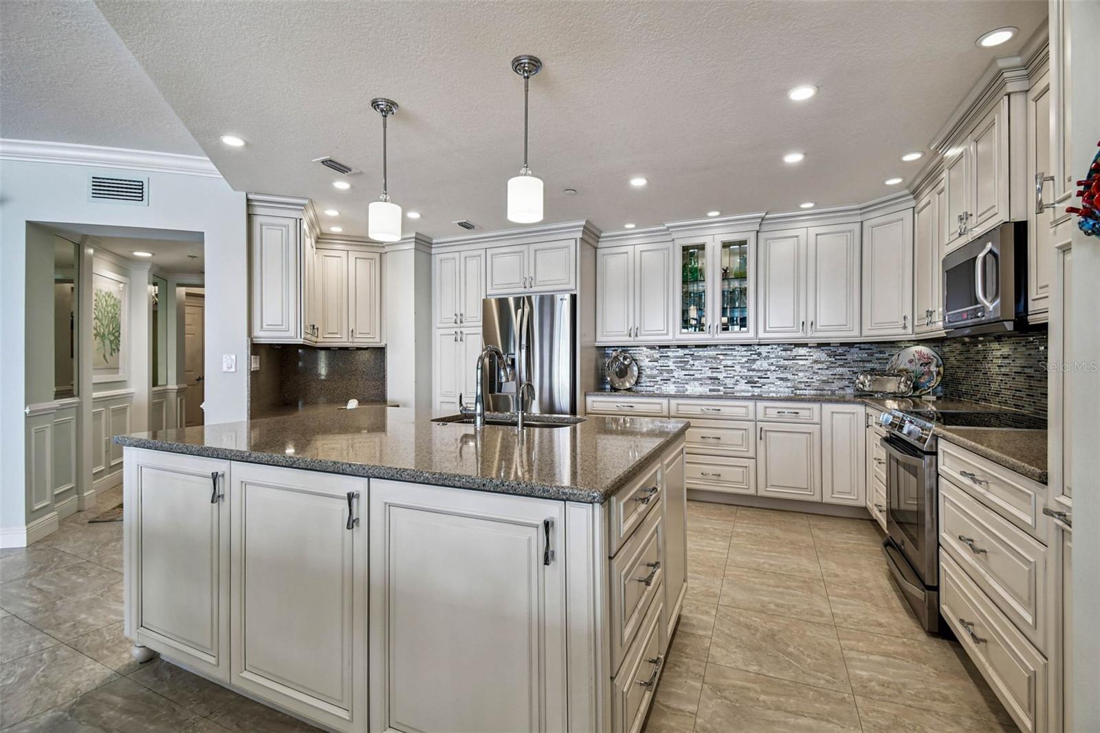16750 Gulf Blvd #315-a Property Photo 5