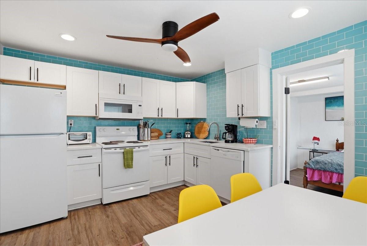 130 86th Ter Property Photo 8