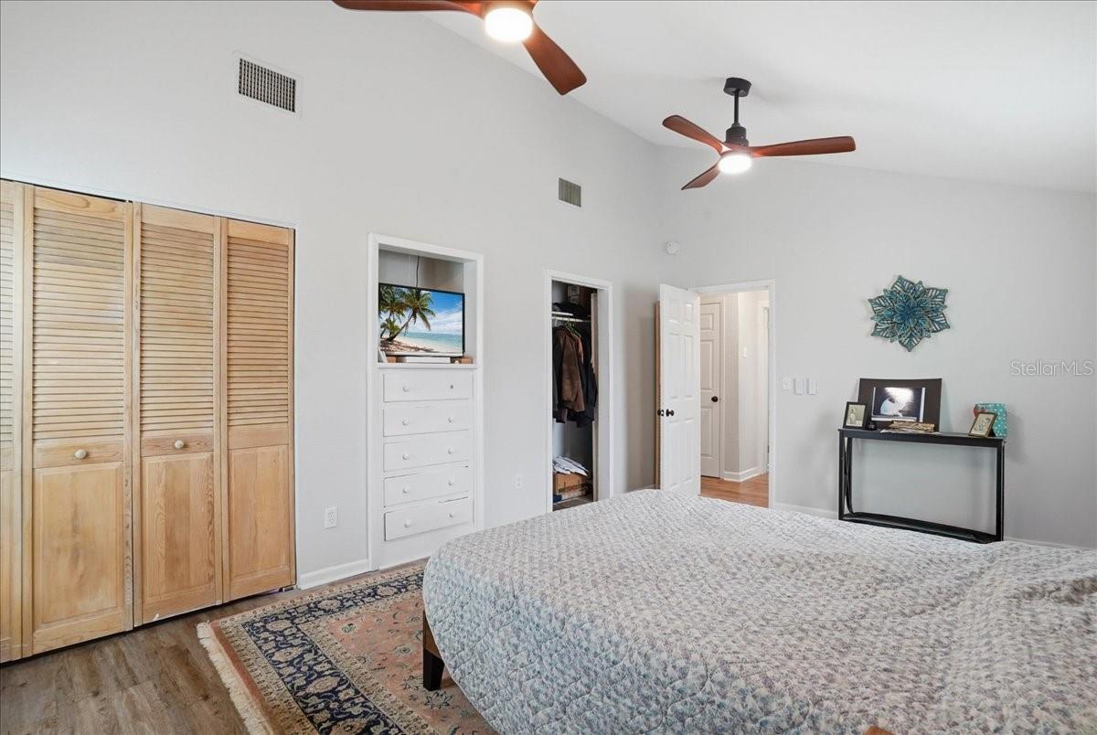 130 86th Ter Property Photo 12
