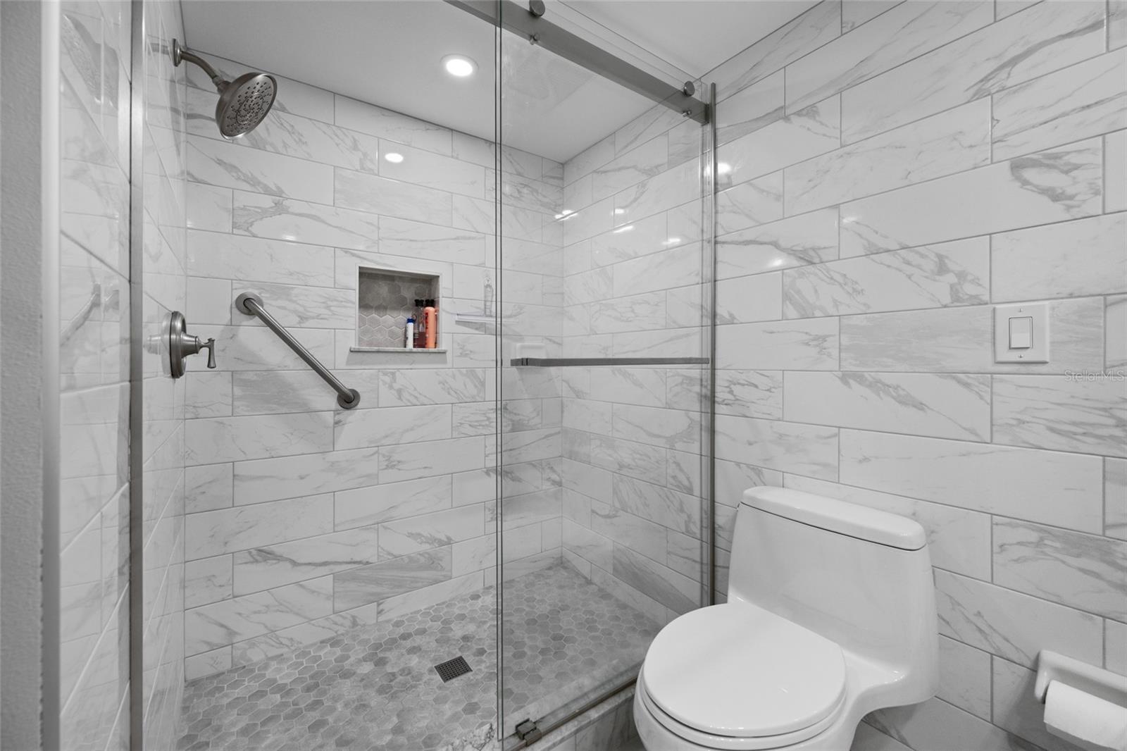 121 Island Way #323 Property Photo 34