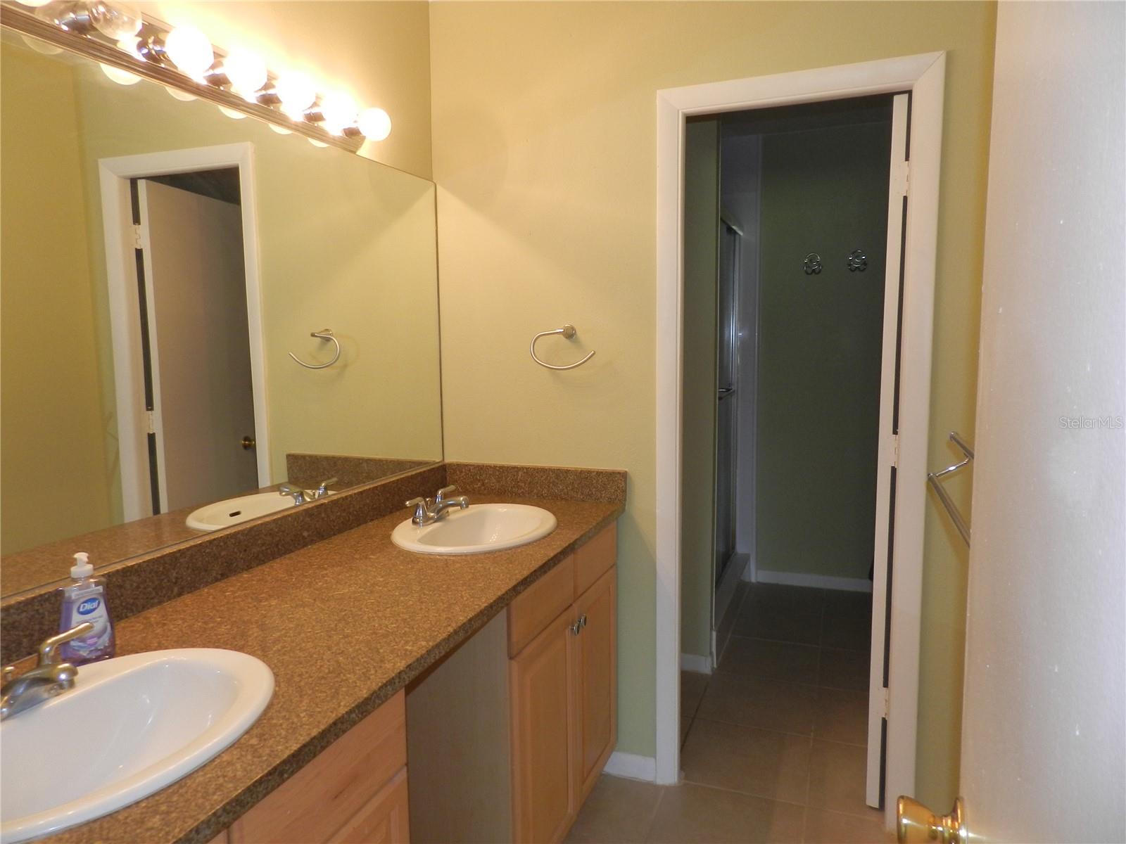 TB8495626 Property Photo 21