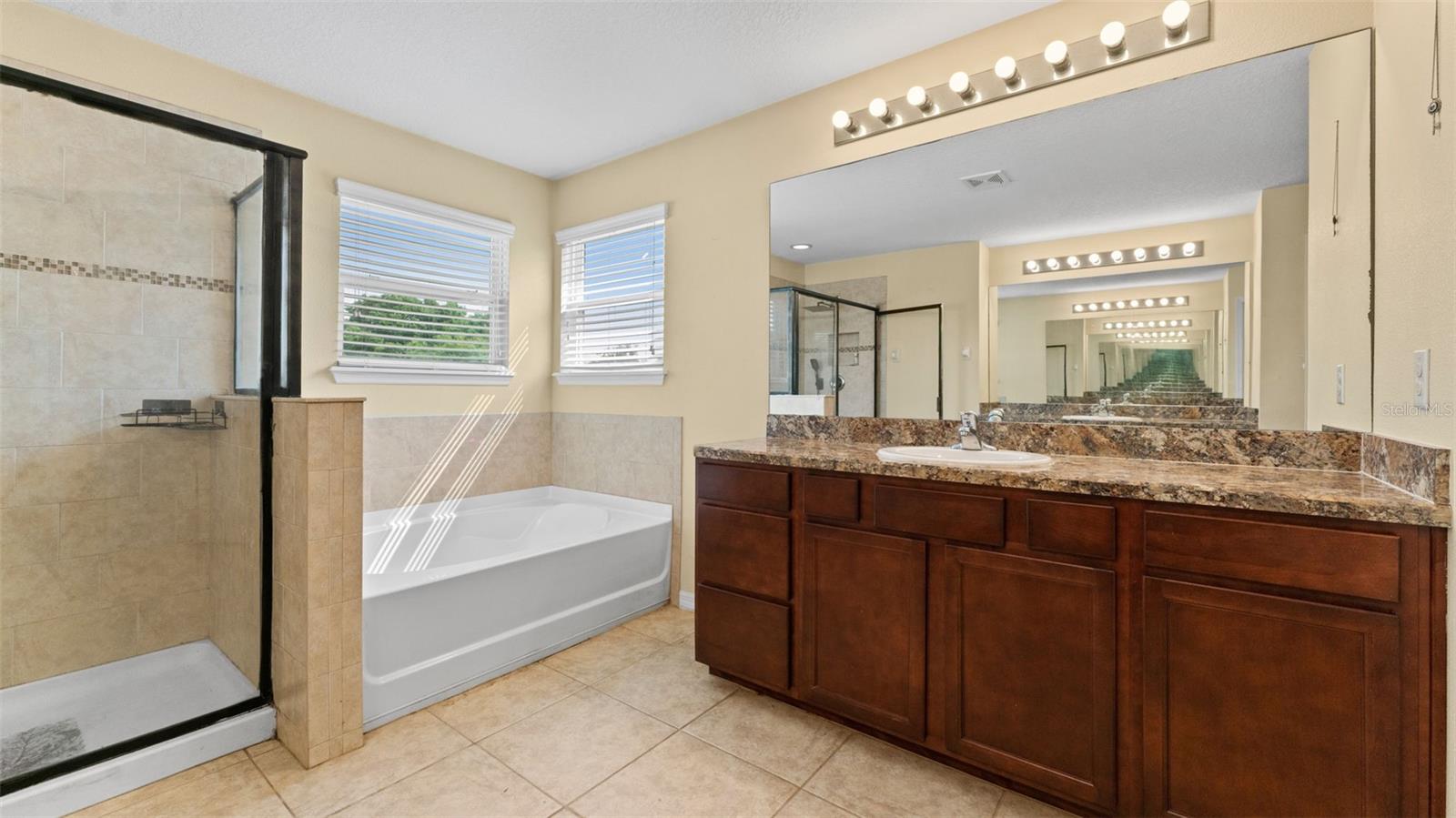 11620 Warren Oaks Pl Property Photo 28