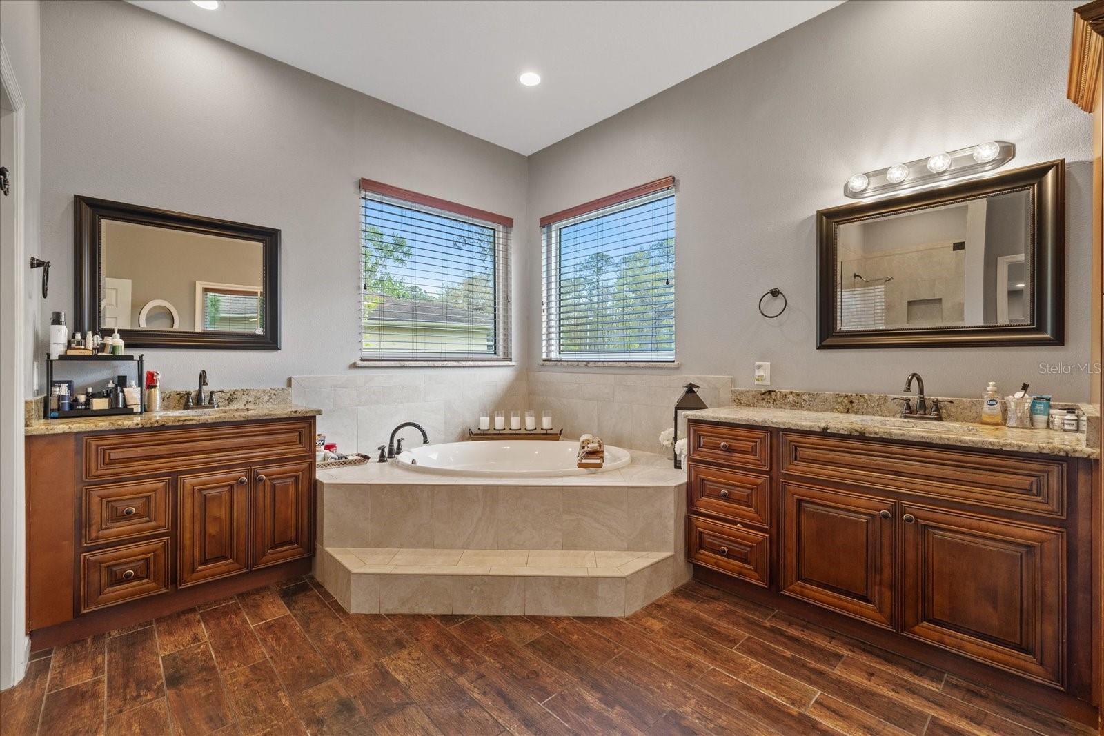 27625 Lincoln Pl Property Photo 40