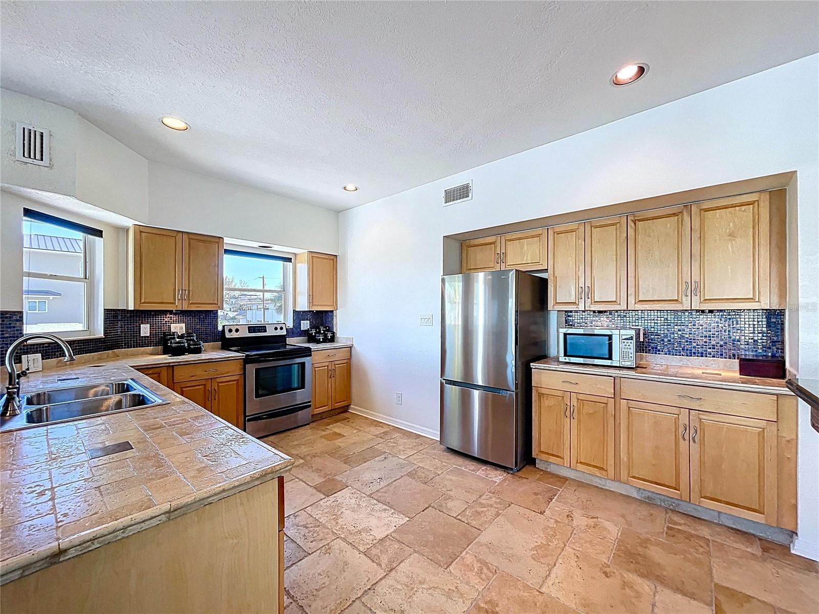 8485 Blind Pass Dr Property Photo 11