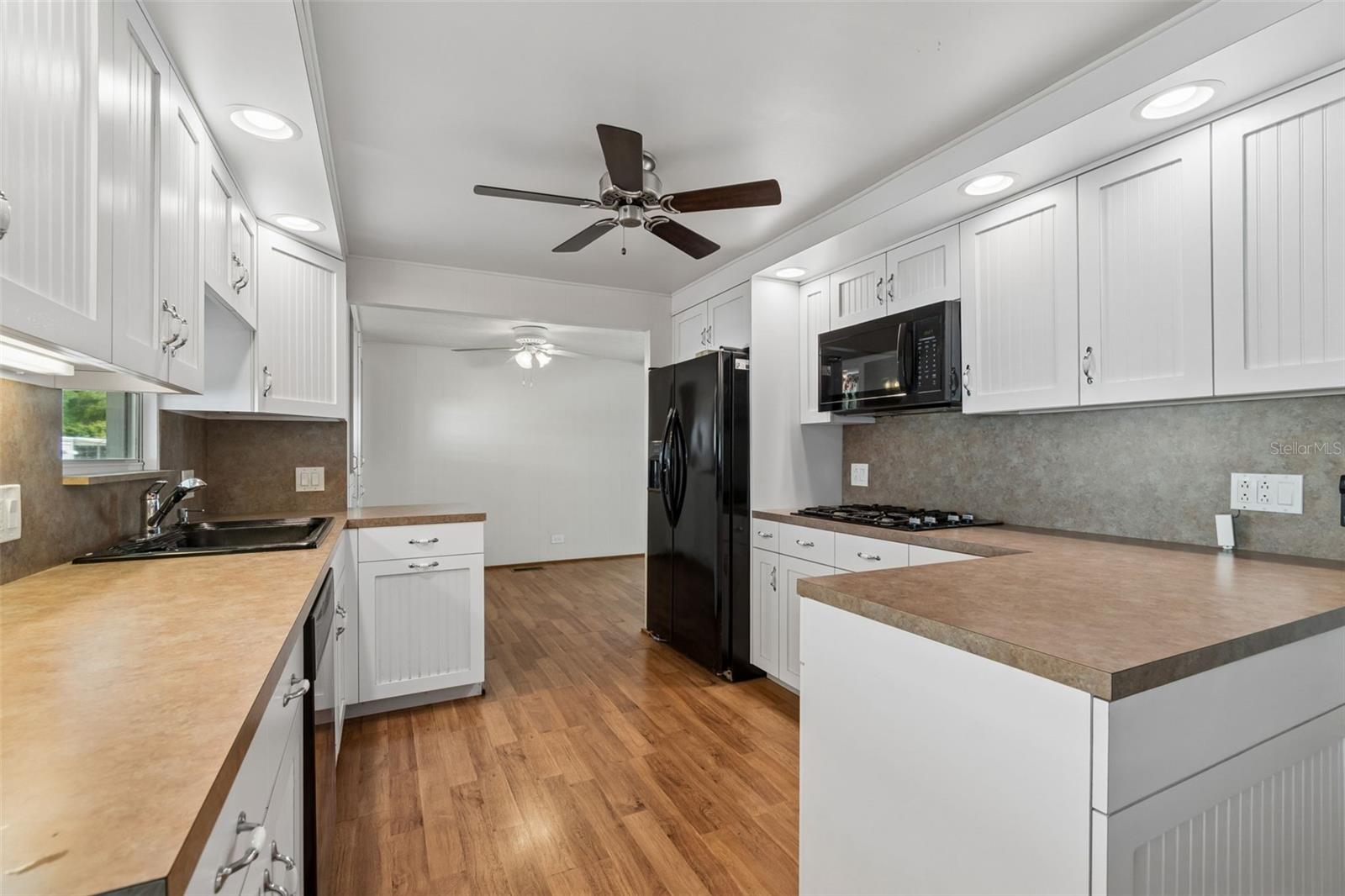 12651 Seminole Blvd #15i Property Photo 7