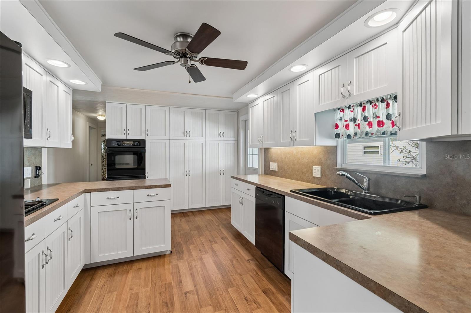 12651 Seminole Blvd #15i Property Photo 8