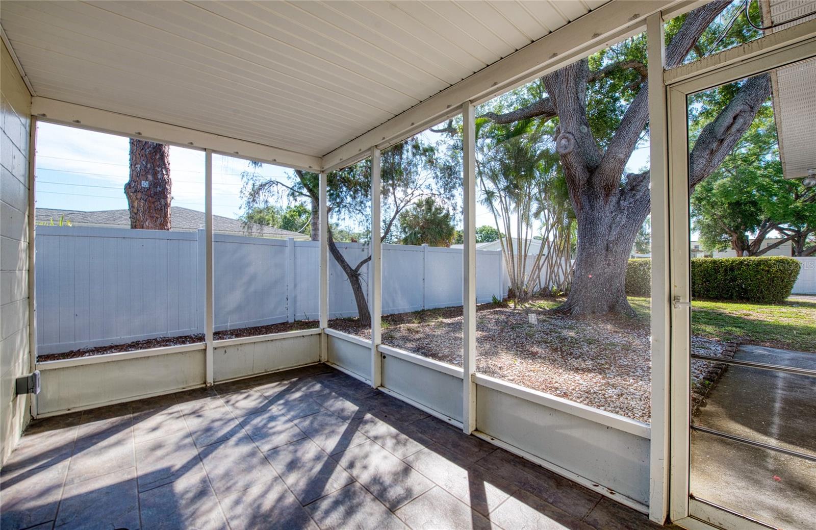 662 Villagrande Ave S Property Photo 28