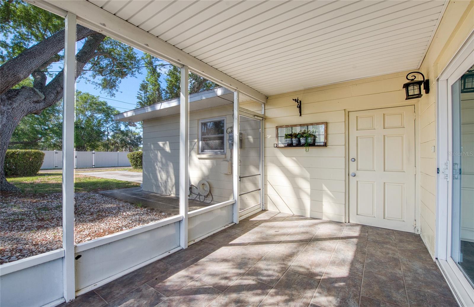 662 Villagrande Ave S Property Photo 29