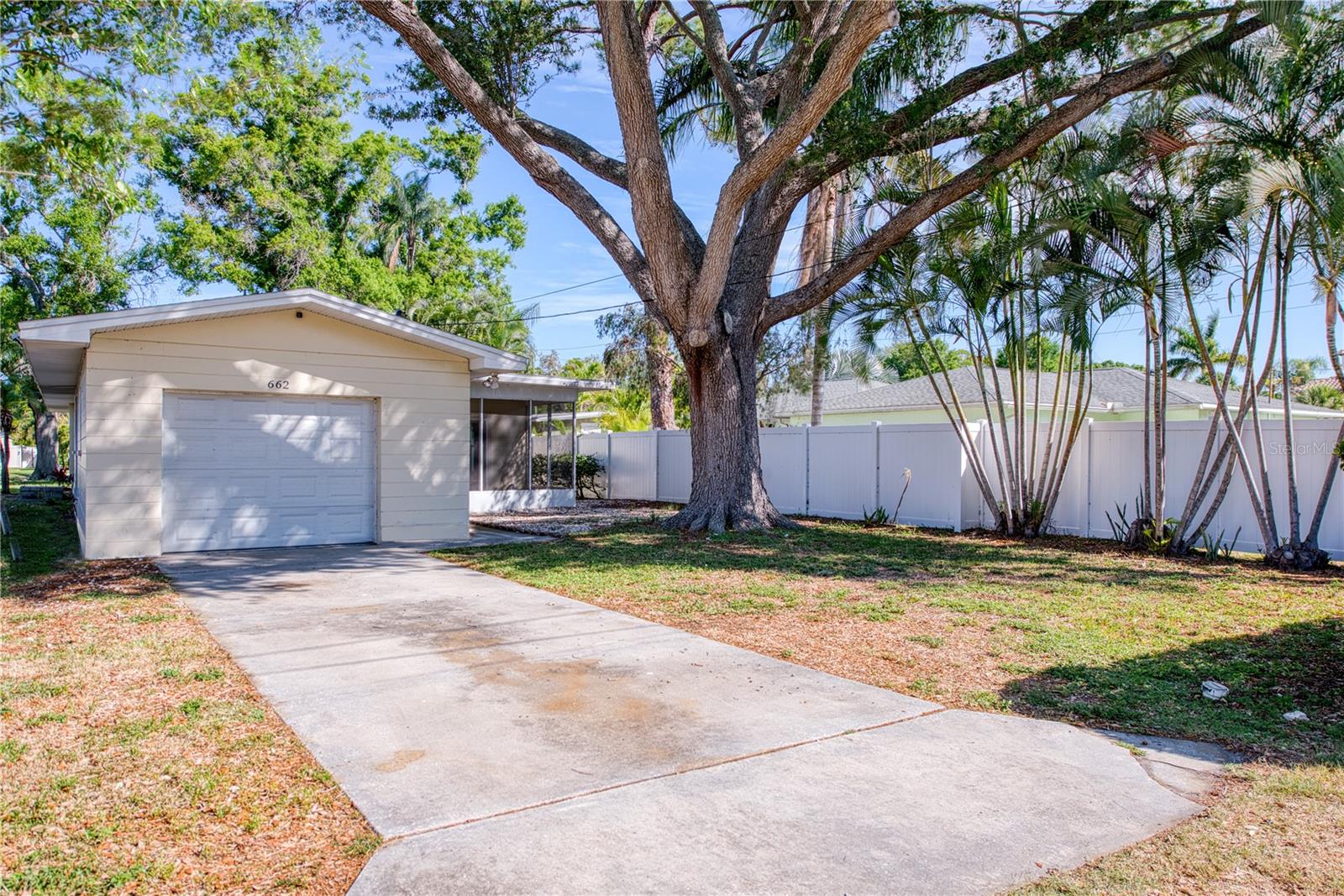 662 Villagrande Ave S Property Photo 53