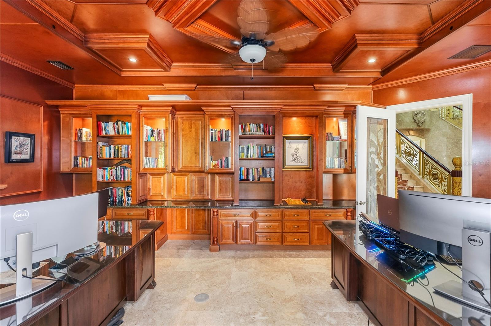 2000 Park St N Property Photo 47
