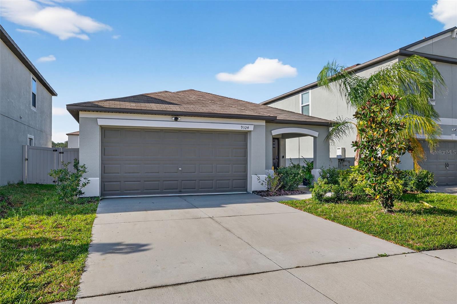 9324 LEMON DROP LOOP Property Photo 1