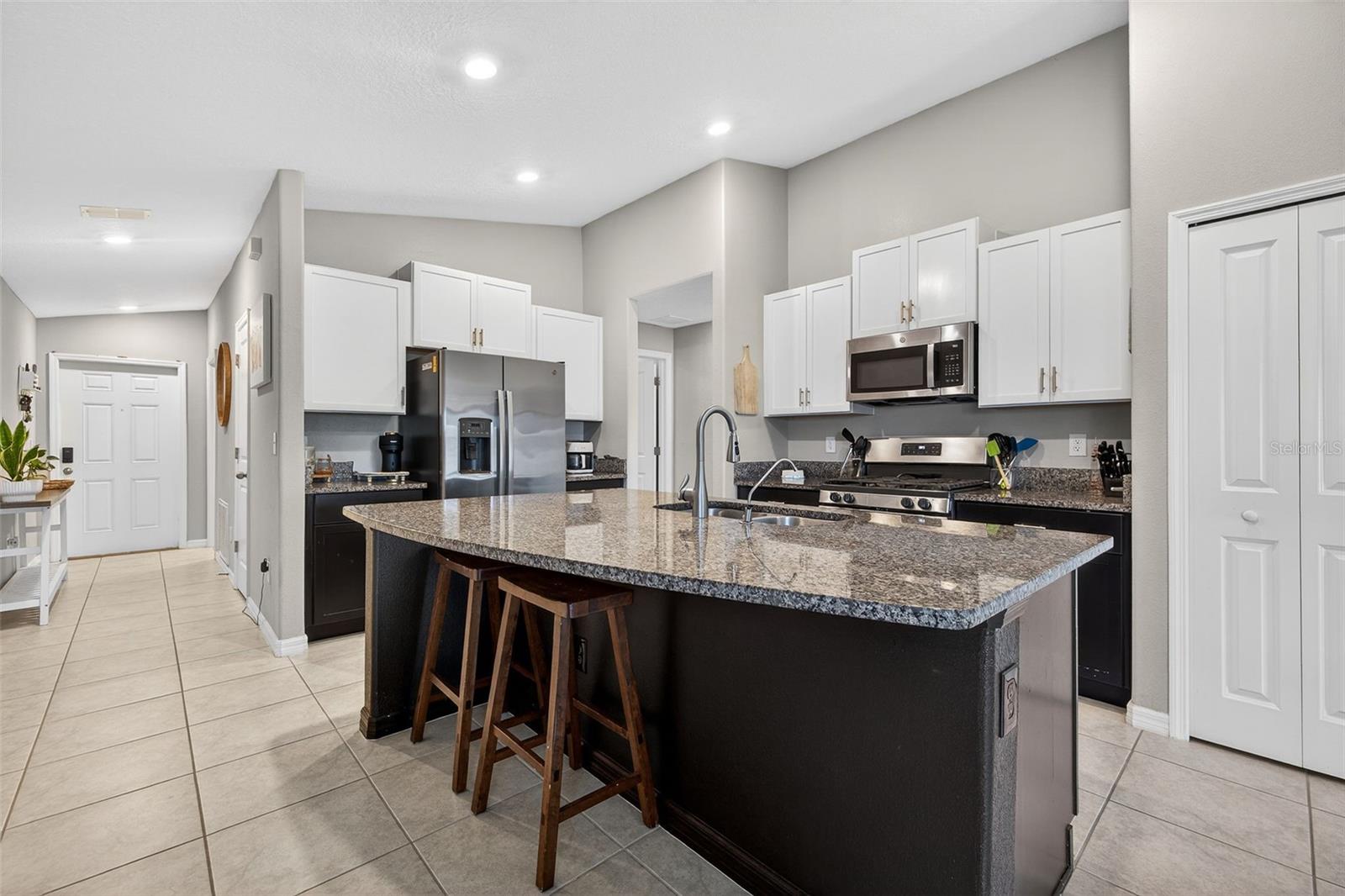 9324 Lemon Drop Loop Property Photo 6