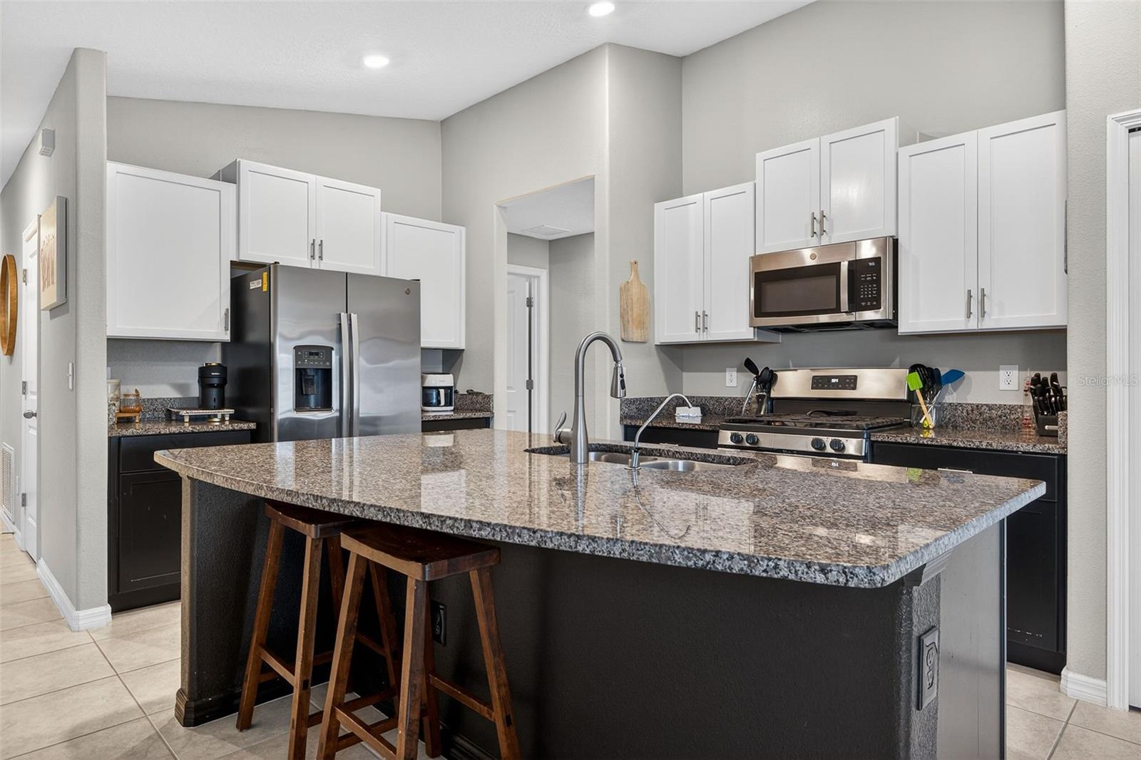 9324 Lemon Drop Loop Property Photo 7