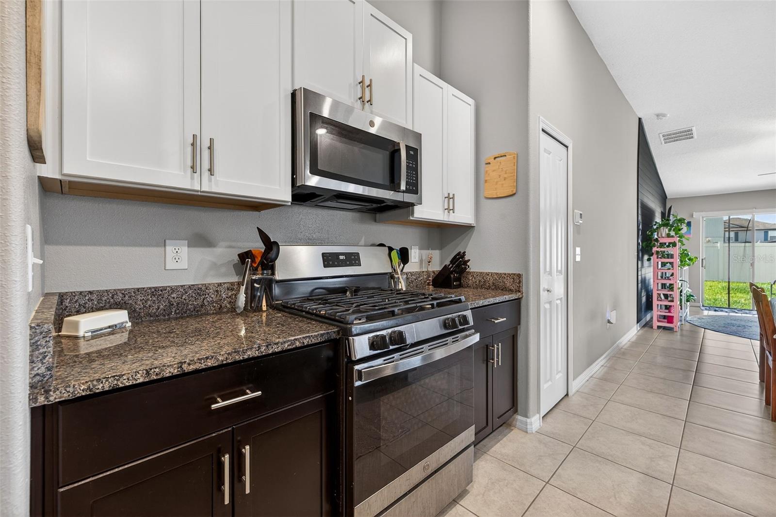 9324 Lemon Drop Loop Property Photo 8