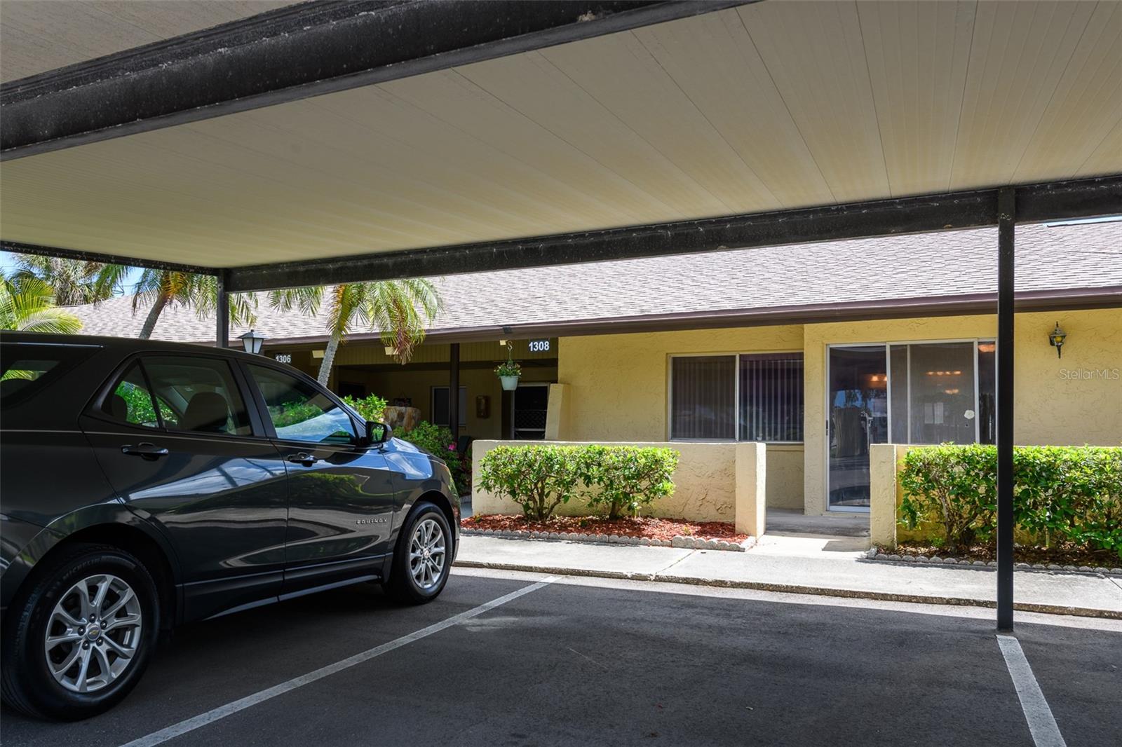 1308 13th Cir Se Property Photo 3