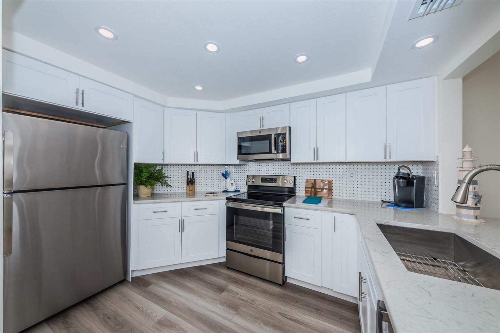 6357 Bahia Del Mar Blvd #407 Property Photo 4