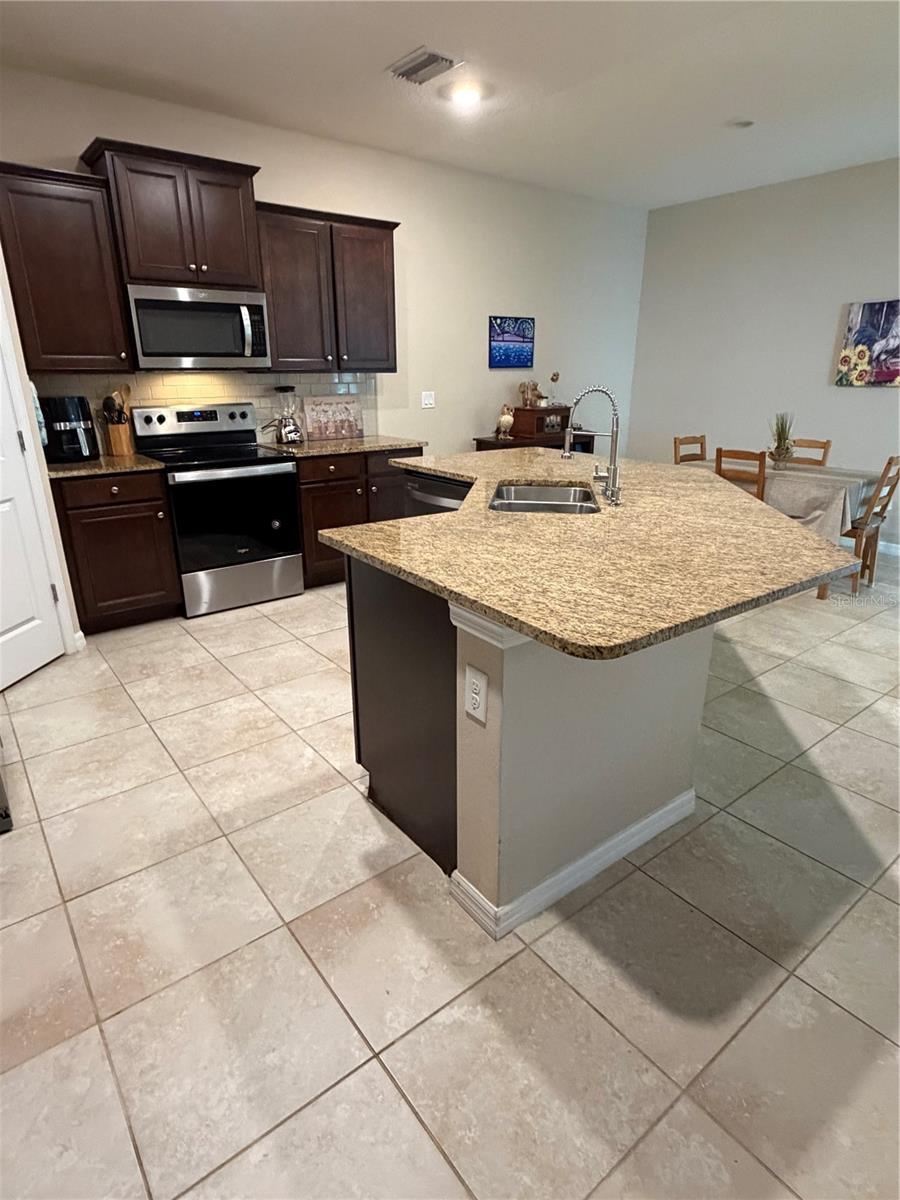 31406 Mango Fade Way Property Photo 9