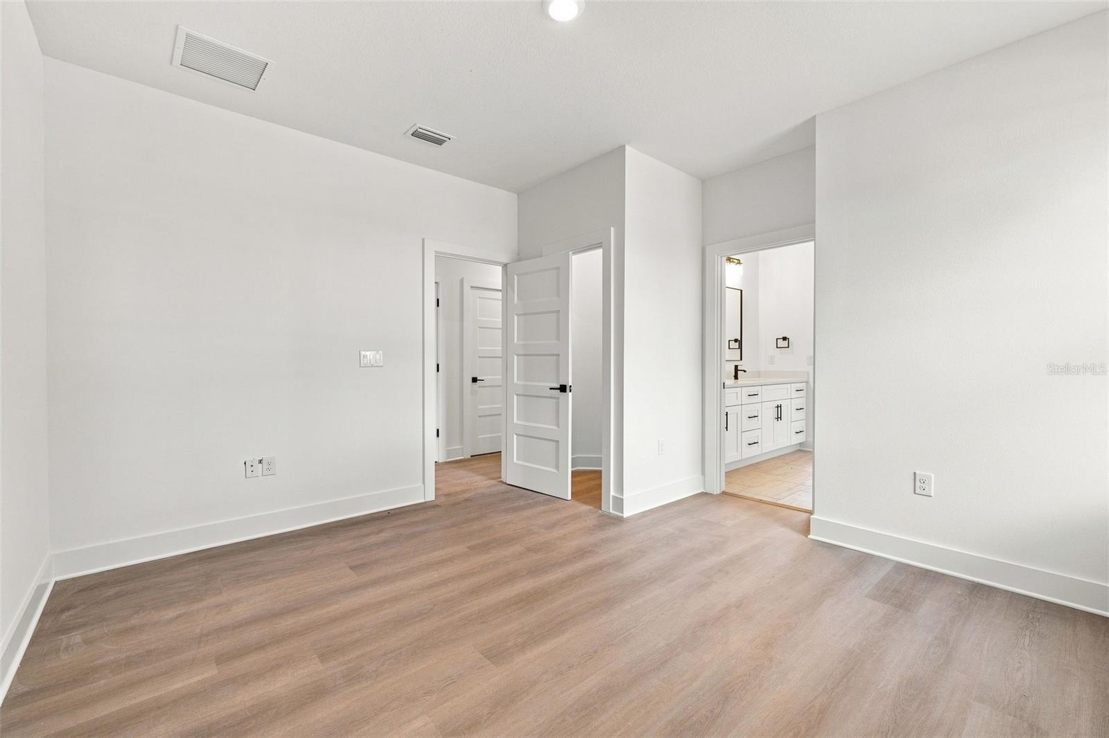 2508 W Gray St #1 Property Photo 24