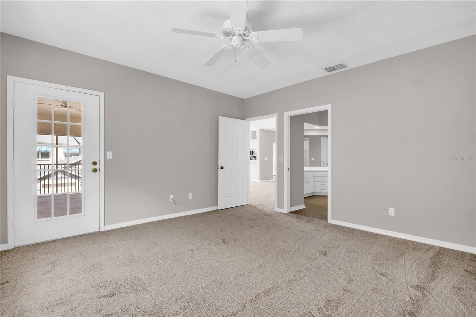 11531 Shipwatch Dr #1037 Property Photo 18