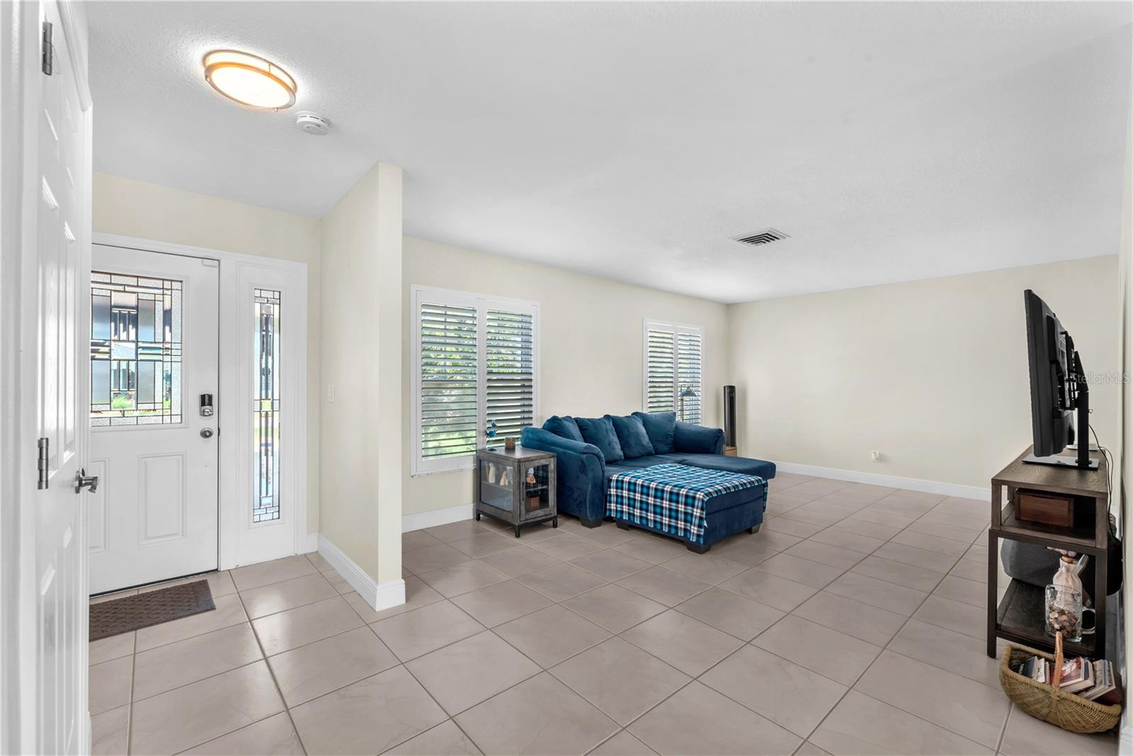 911 Silver Palm Way Property Photo 10