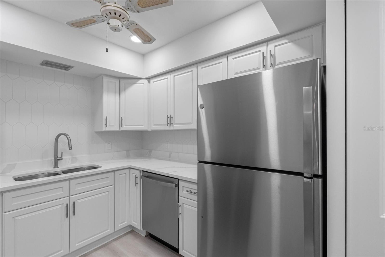 1451 Gulf Blvd #101 Property Photo 6