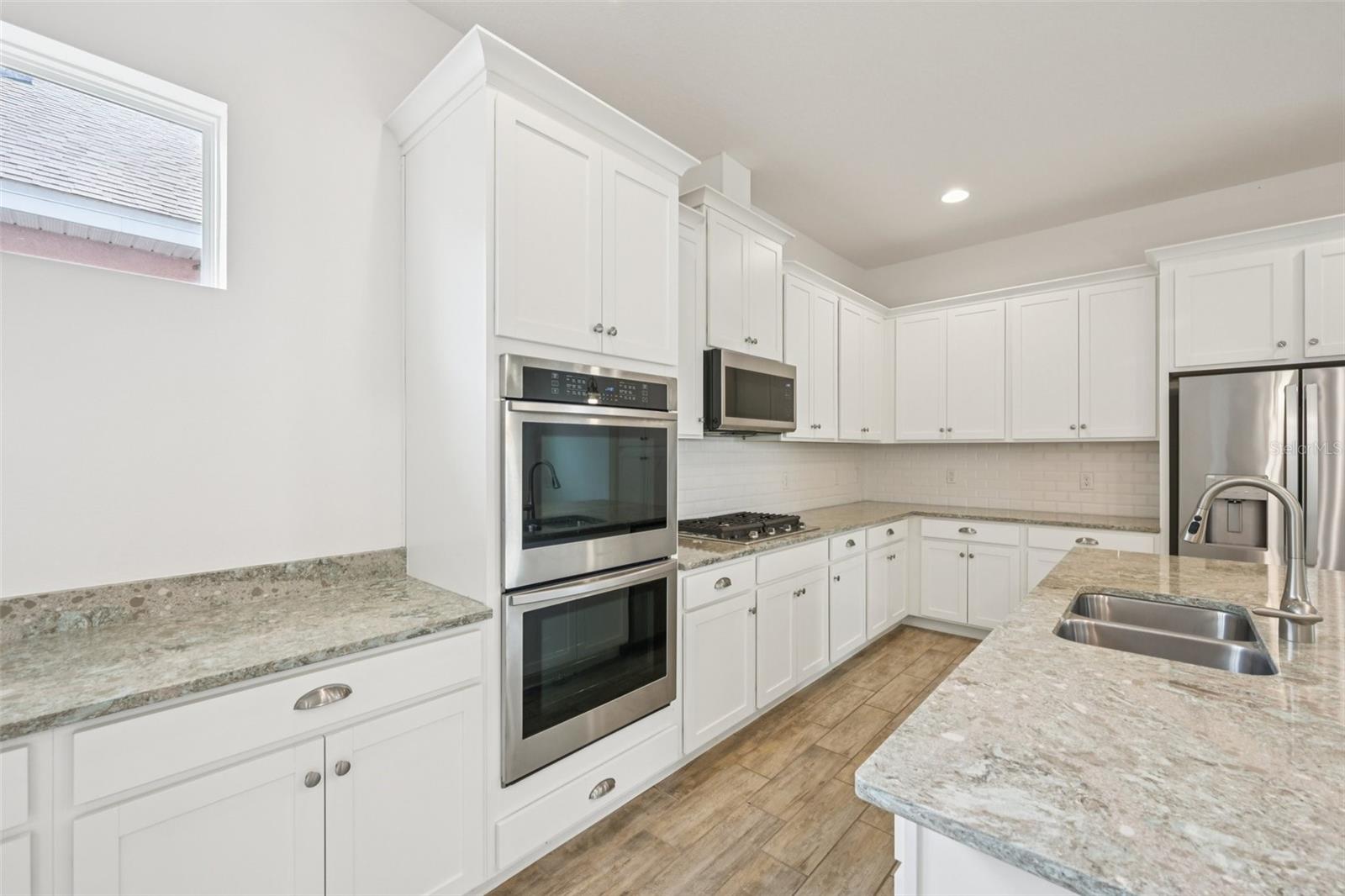 806 Winterside Dr Property Photo 8