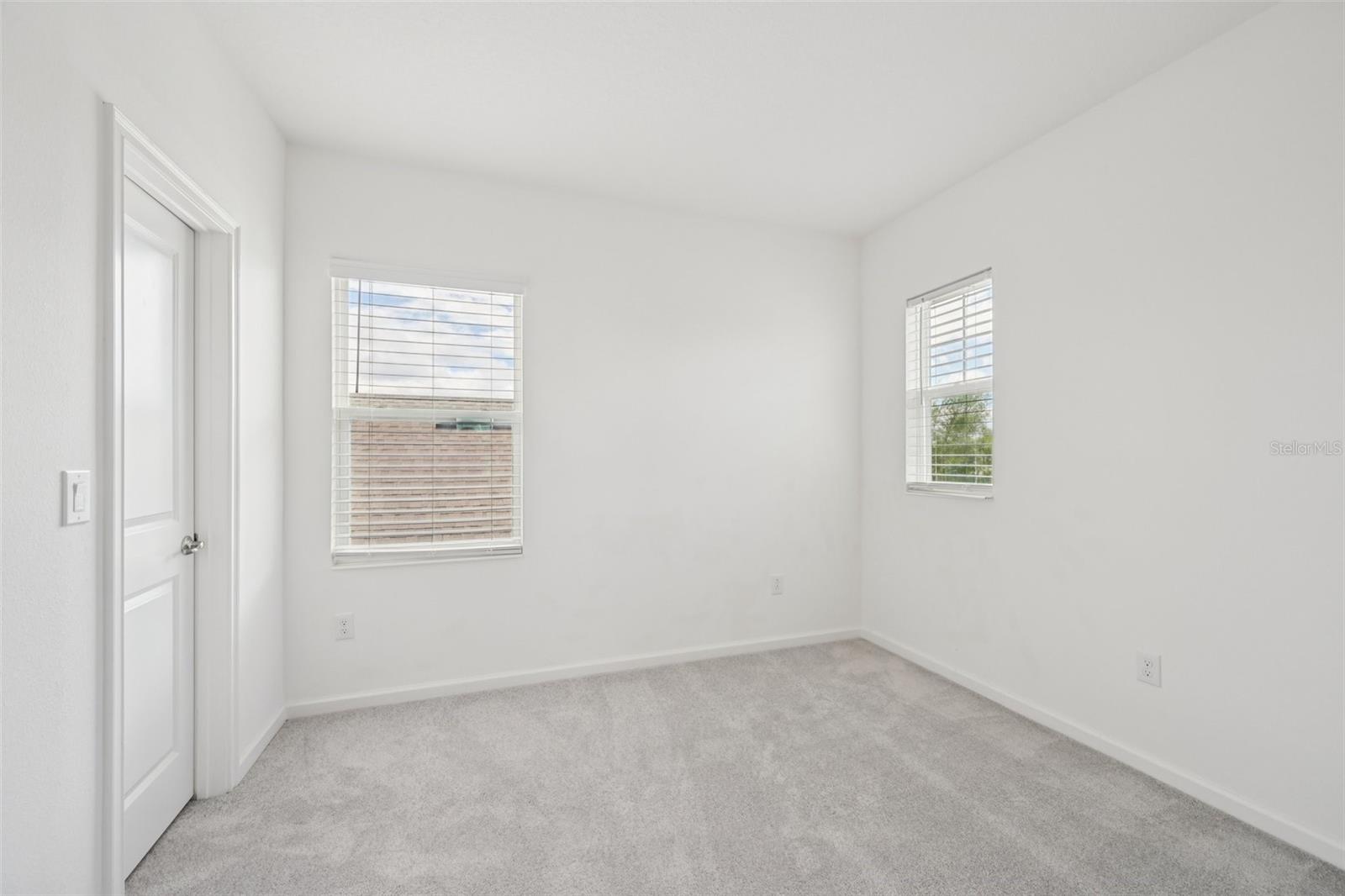806 Winterside Dr Property Photo 30
