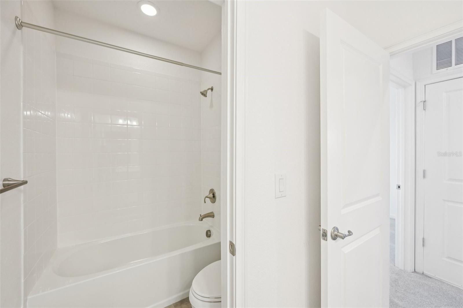 806 Winterside Dr Property Photo 32