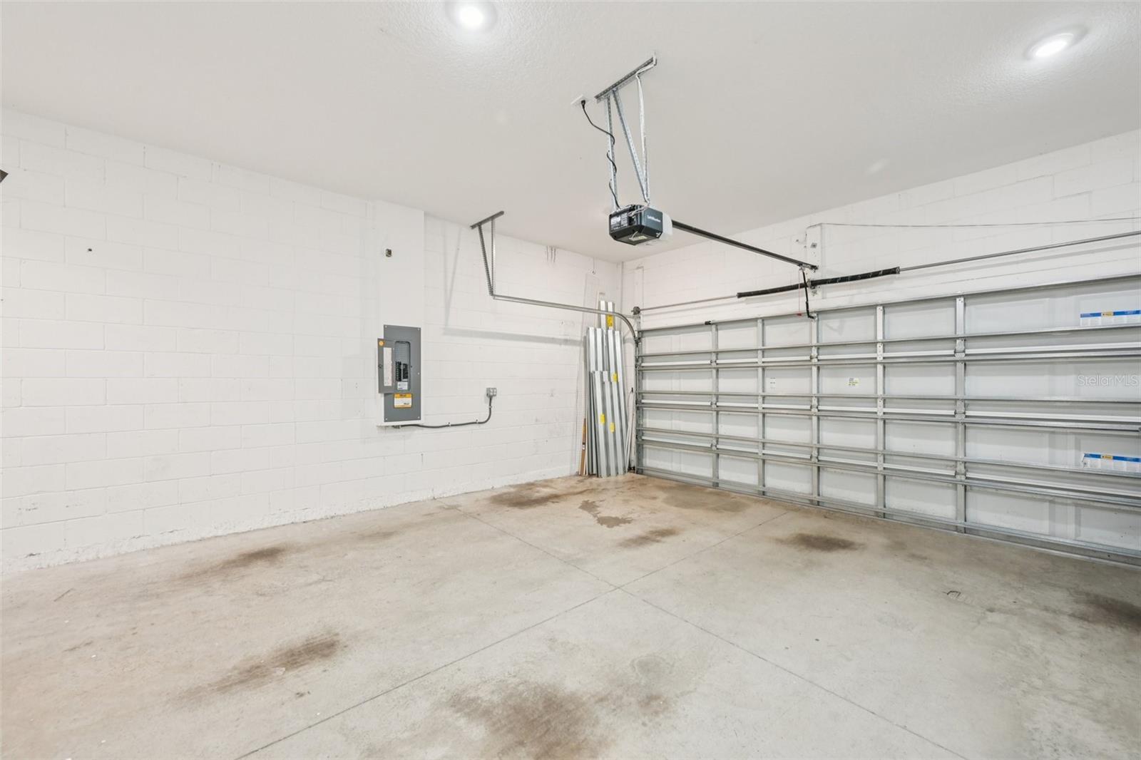 806 Winterside Dr Property Photo 34