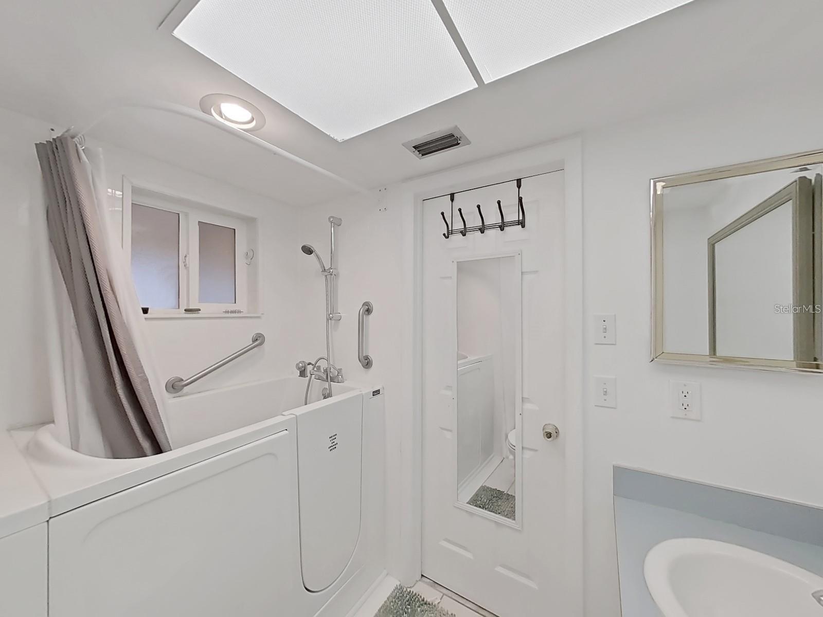 215 Valencia Blvd #213 Property Photo 6
