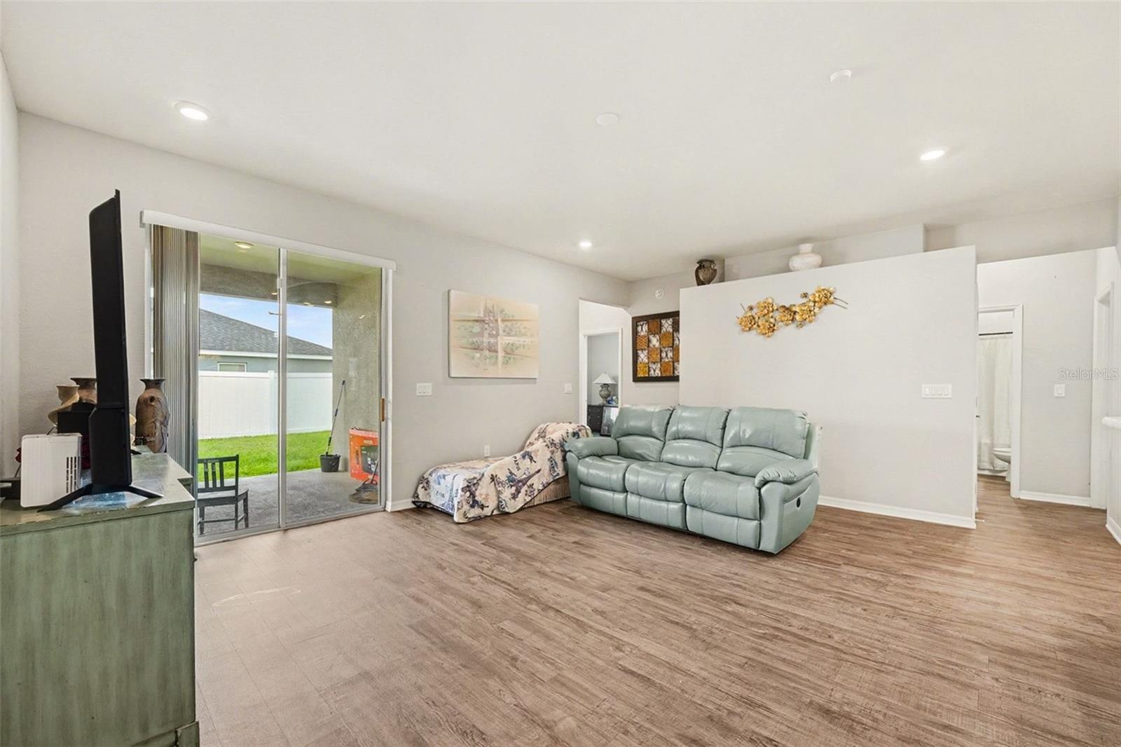 1126 Second Dr Property Photo 6