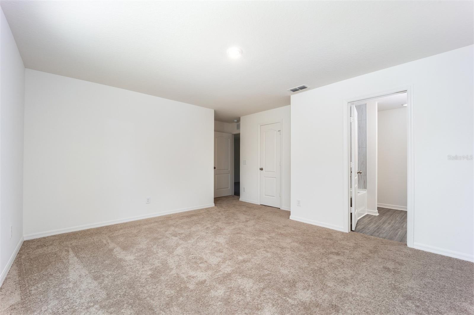 3180 Seville St Property Photo 11