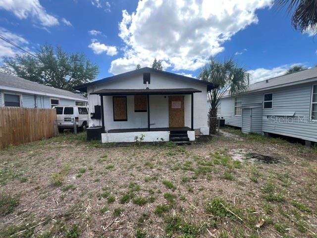 1106 Carlton St Property Photo 4