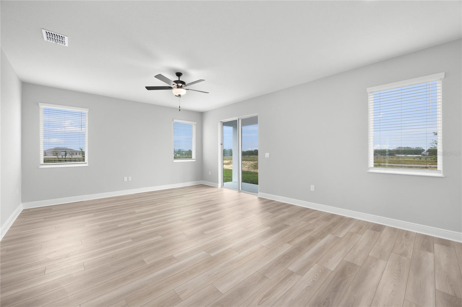 806 Ponkan Ct Property Photo 8