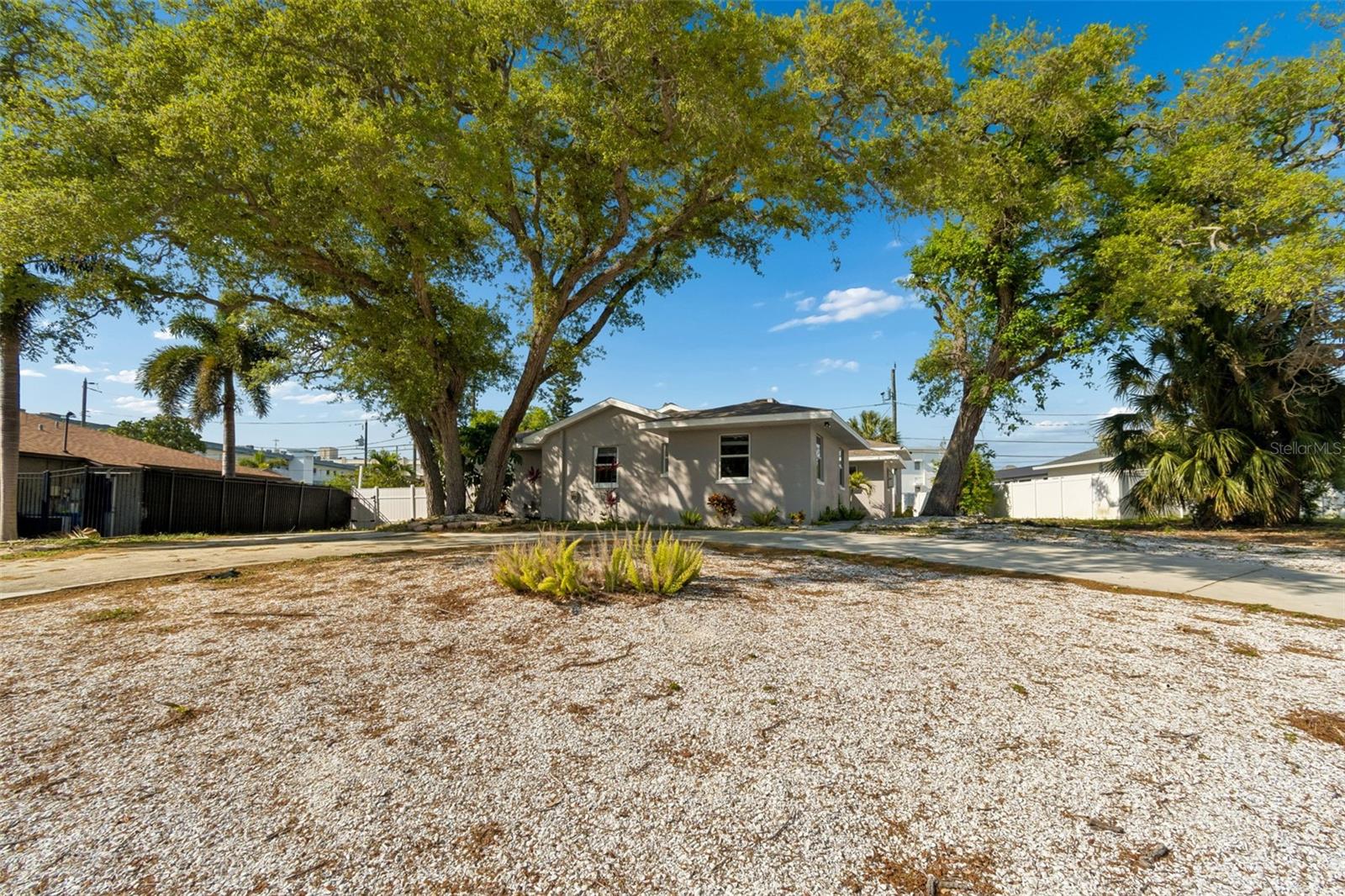125 Harbor Bluff Dr Property Photo 3