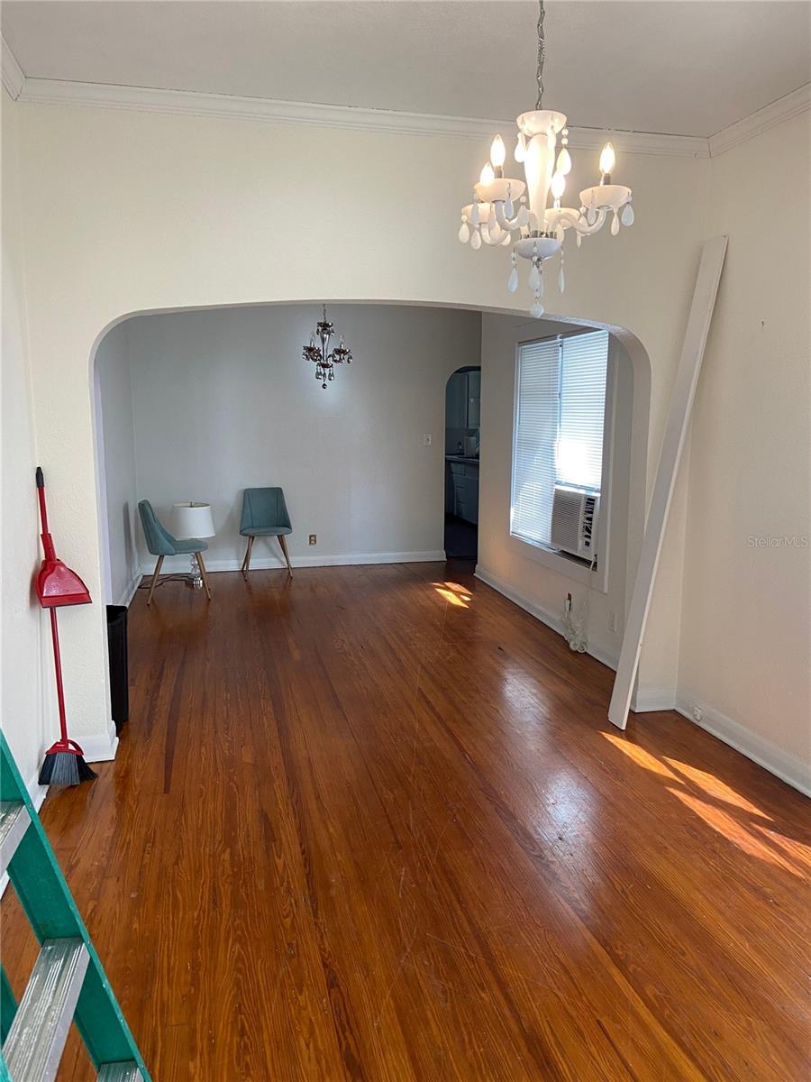 108 S Willow Ave Property Photo 3