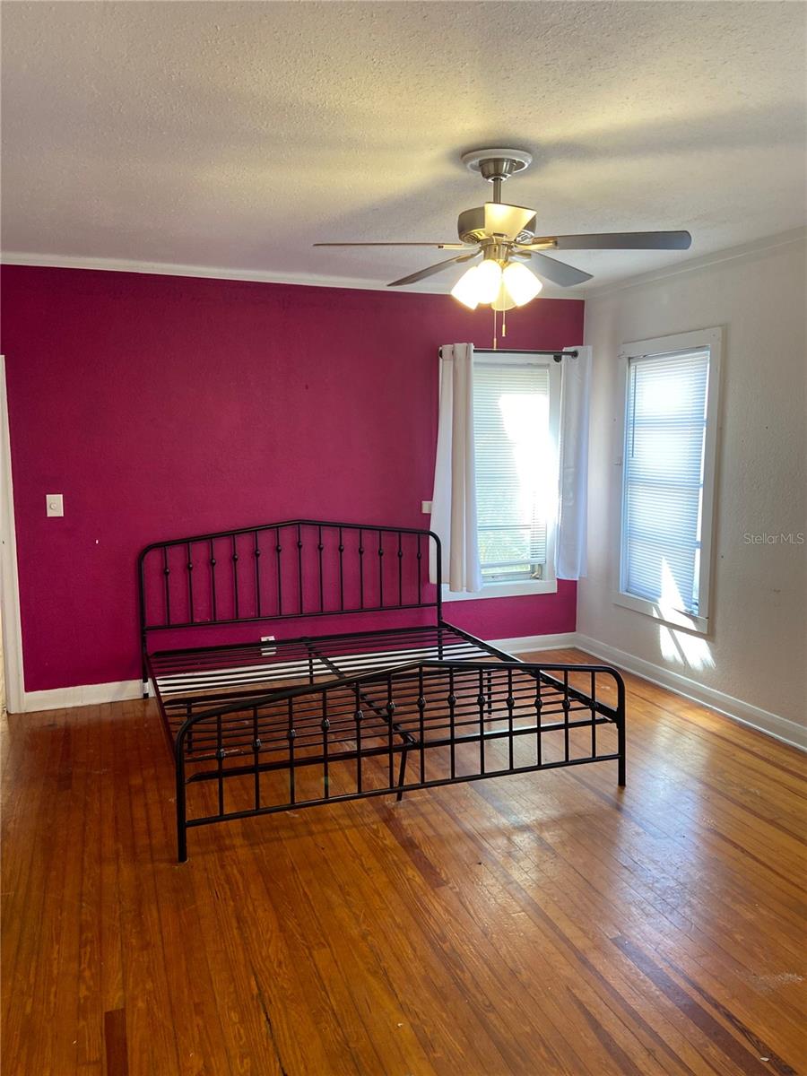 108 S Willow Ave Property Photo 8