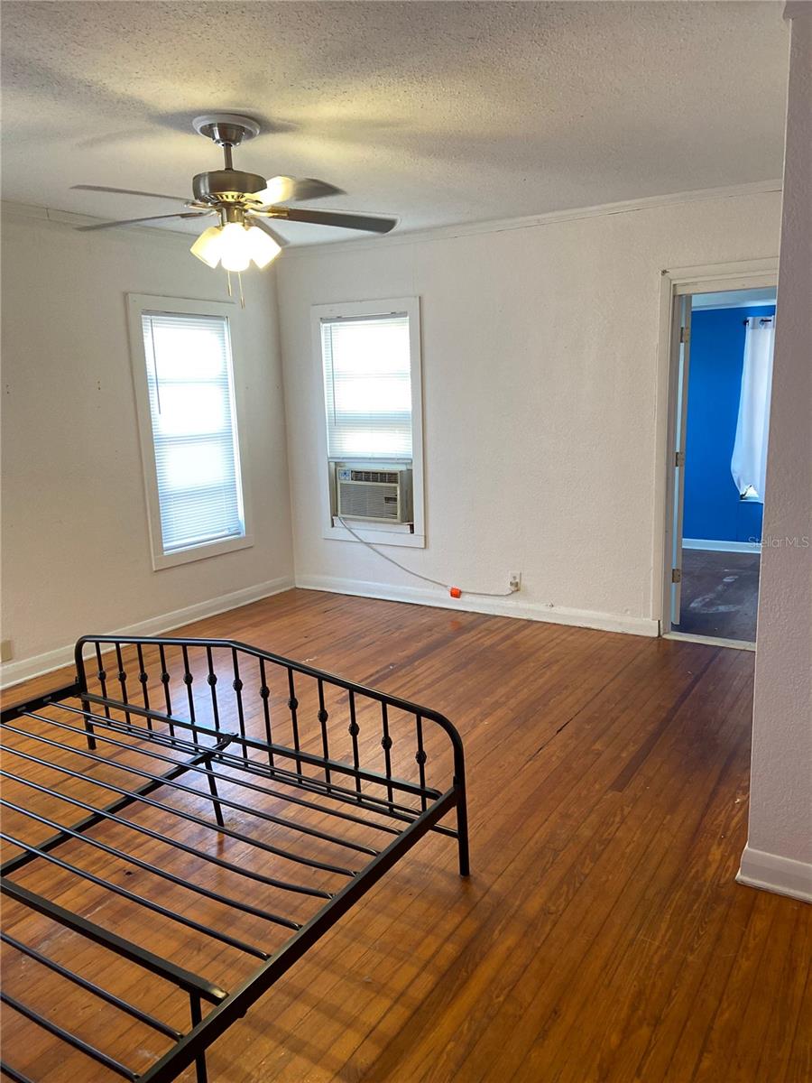 108 S Willow Ave Property Photo 9