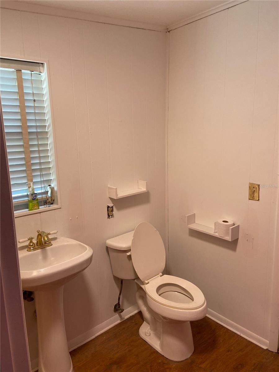 108 S Willow Ave Property Photo 10