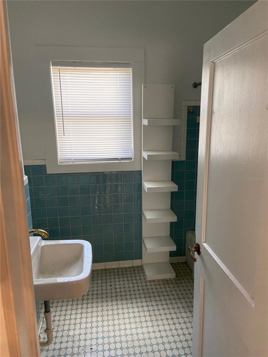 108 S Willow Ave Property Photo 11