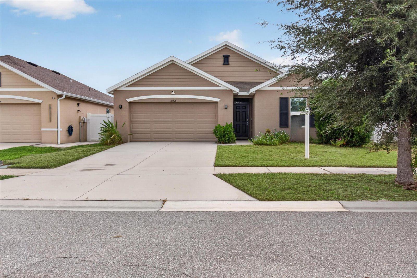 10206 Golden Light Ct Property Photo 4