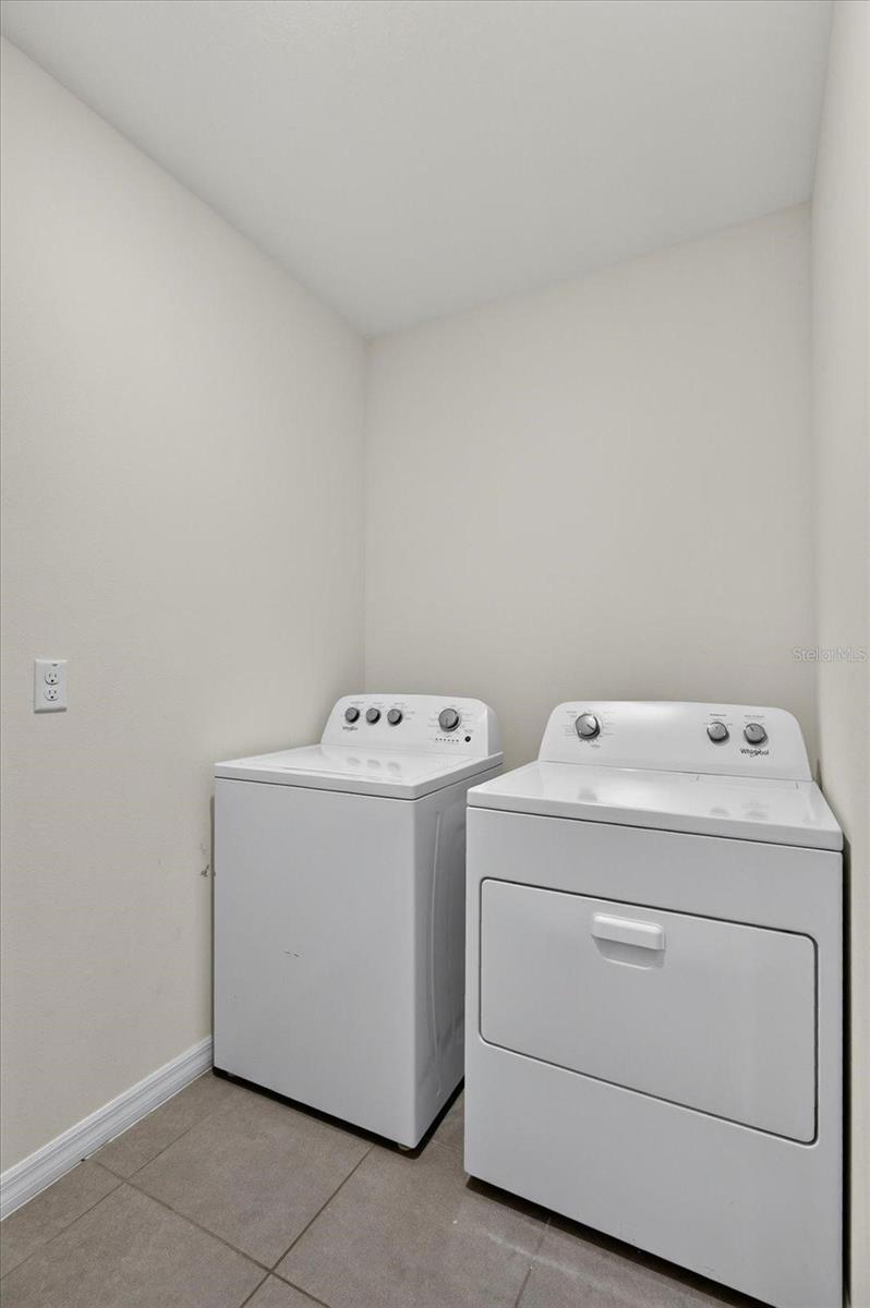 10206 Golden Light Ct Property Photo 18