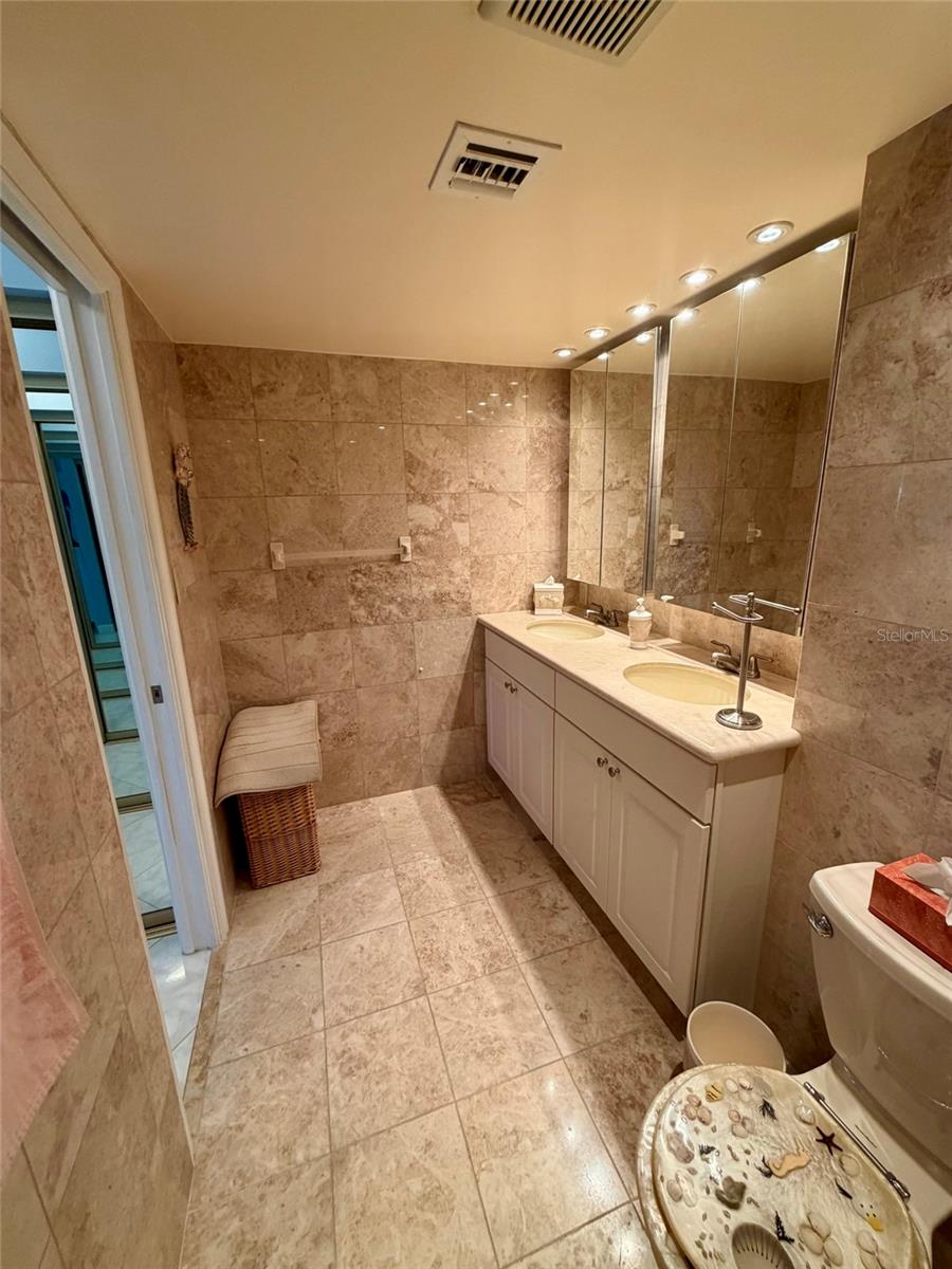 180 Se 20th Ave #303 Property Photo 13