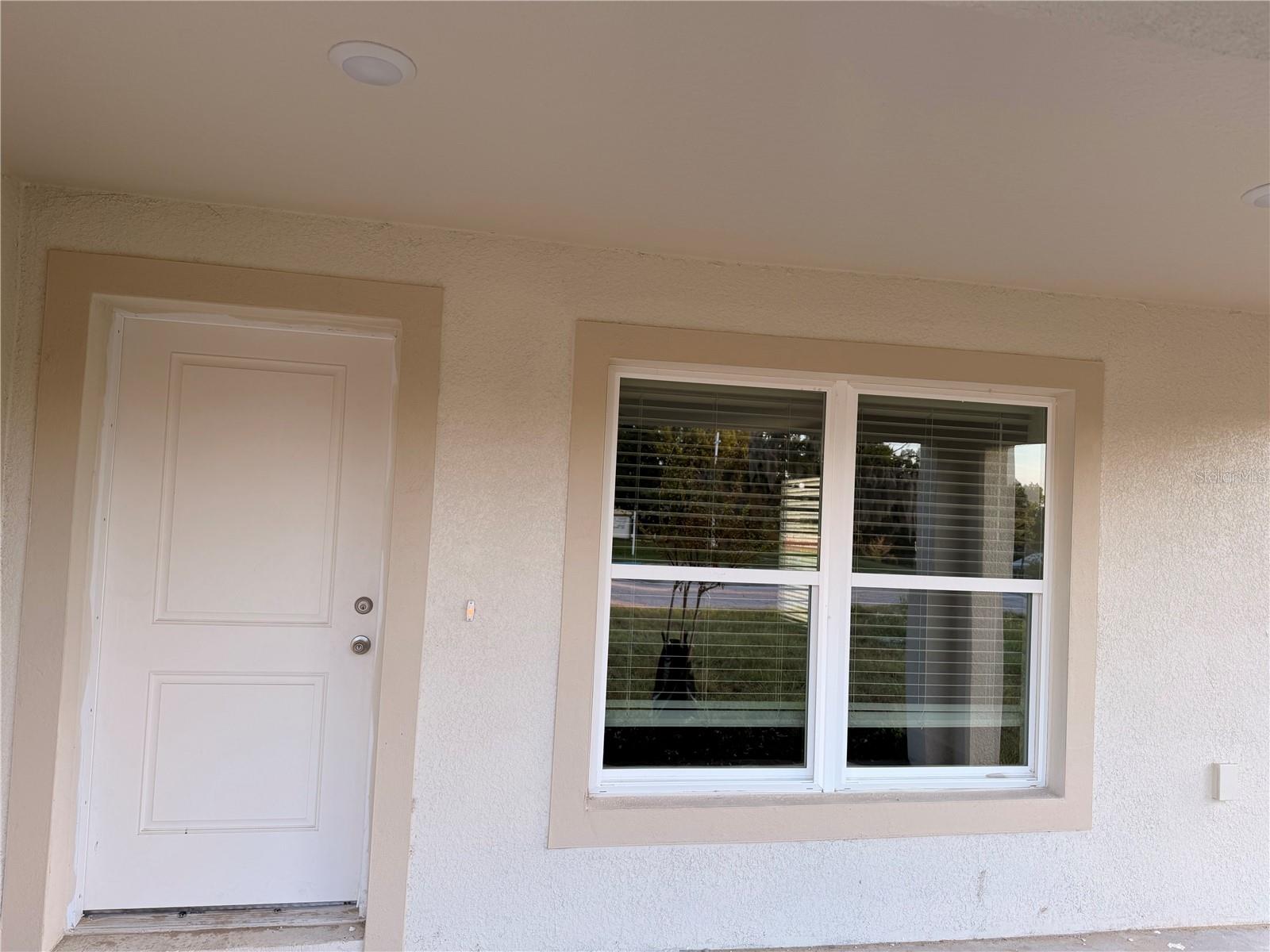 445 Alvina Ave Property Photo 2