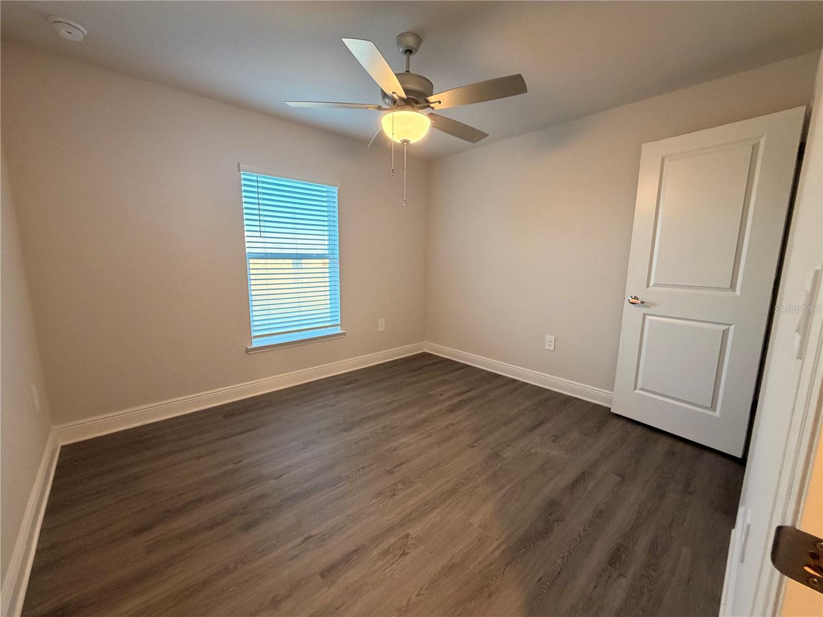 445 Alvina Ave Property Photo 3