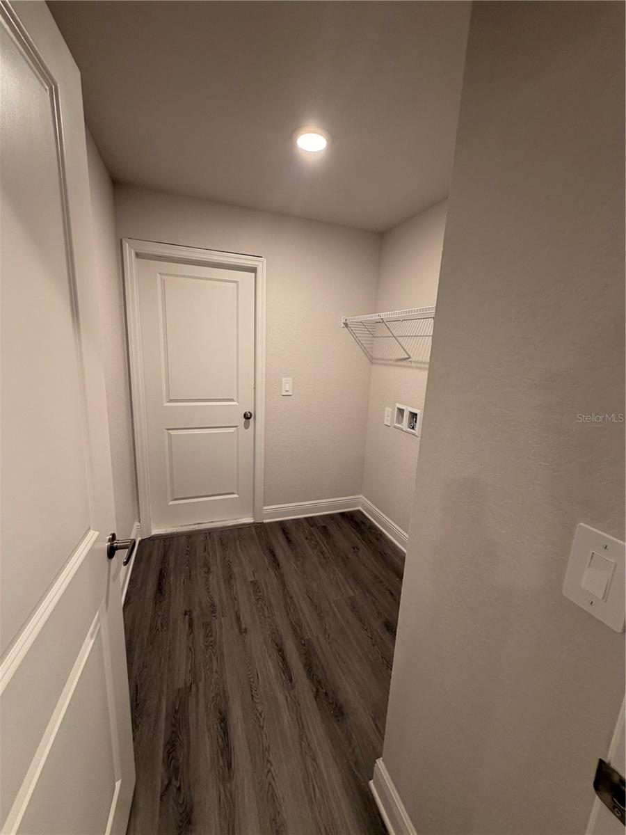 445 Alvina Ave Property Photo 8