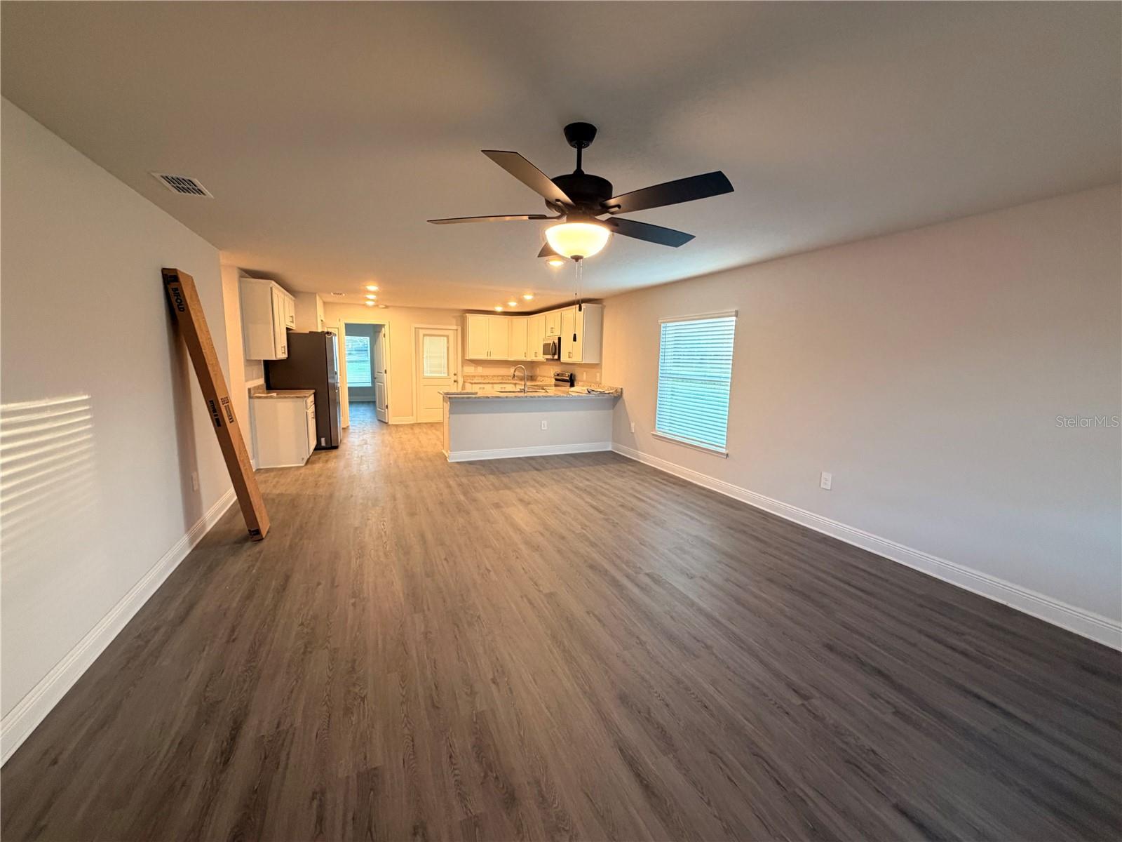 445 Alvina Ave Property Photo 9