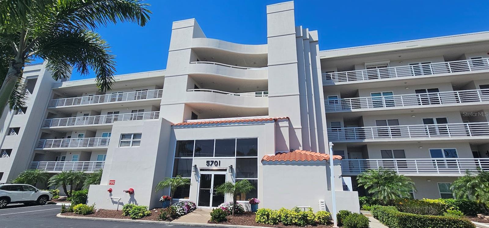 5701 Bahia Del Mar Cir #408 Property Photo 2