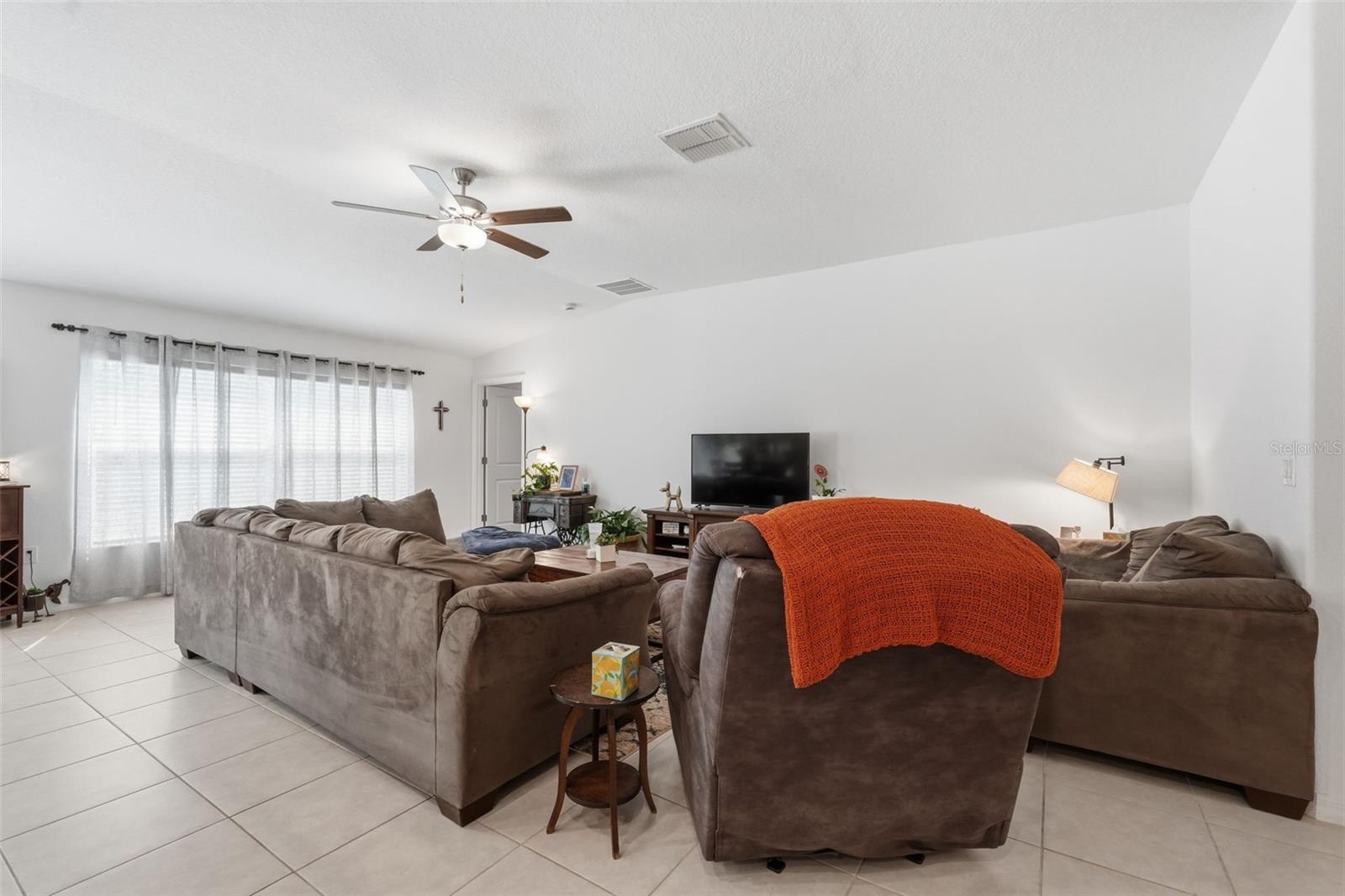 1681 Red Loop Property Photo 8